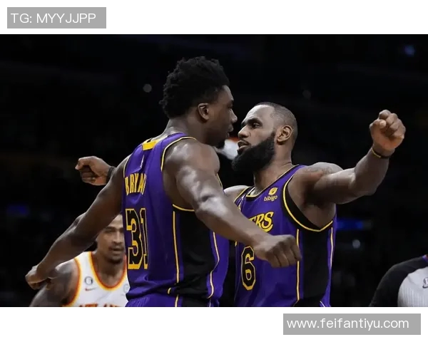 湖人对阵太阳首发阵容解析詹姆斯复出对位狄龙艾顿迎战马威