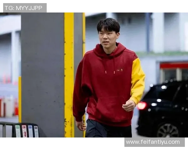 高倍镜下的杨瀚森展现邓肯风采但三分球需加强训练提升表现 高倍镜下的杨瀚森展现邓肯风采但三分球需加强训练提升表现