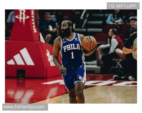 莱昂纳德半场表现出色高效贡献13分3篮板4助攻1抢断助力球队 莱昂纳德半场表现出色高效贡献13分3篮板4助攻1抢断助力球队