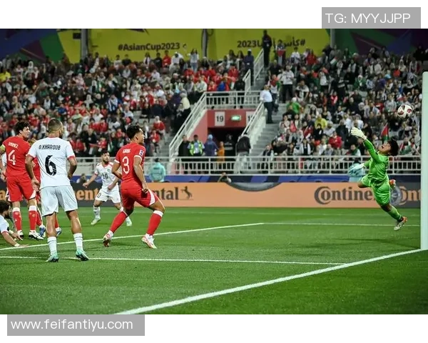 库蒂尼奥为儿子庆生全家穿四队球衣展现足球情缘 库蒂尼奥为儿子庆生全家穿四队球衣展现足球情缘